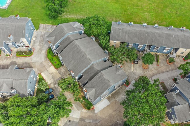 Building Photo - 18519 Egret Bay Blvd
