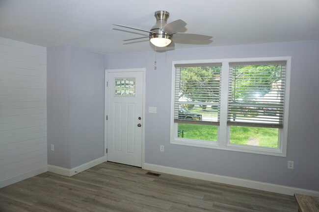Building Photo - 3230 Richwood Ave