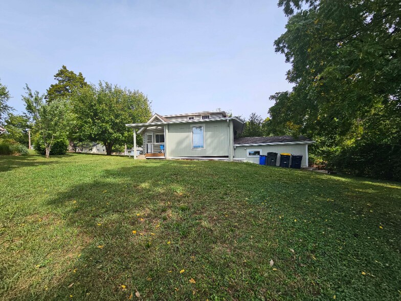 Building Photo - 4438 NE Kelsey Rd