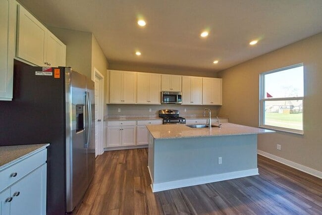 Building Photo - 5 Bedroom New Build in Camby!