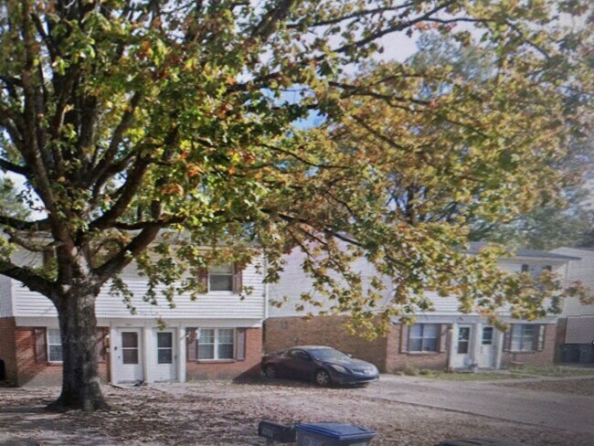 Primary Photo - 909 Belvedere St