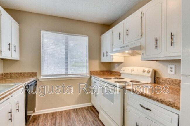 Building Photo - 3001C Strickland Court