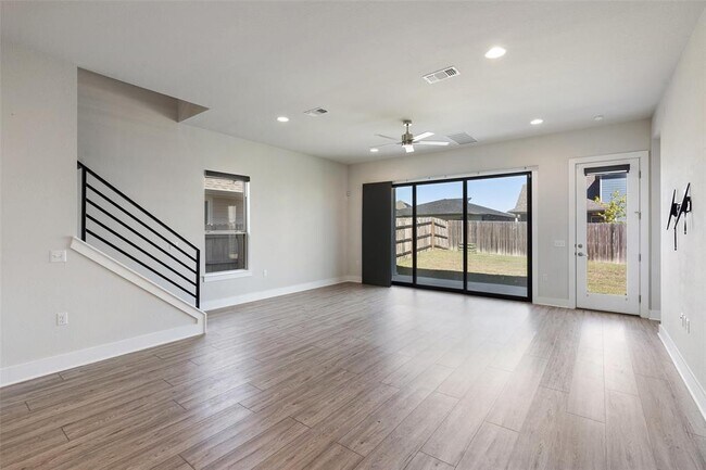 Building Photo - 9820 Grapevine Leaf Dr