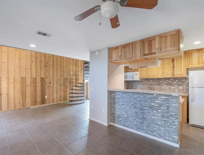 Building Photo - 8211 Katy Fwy