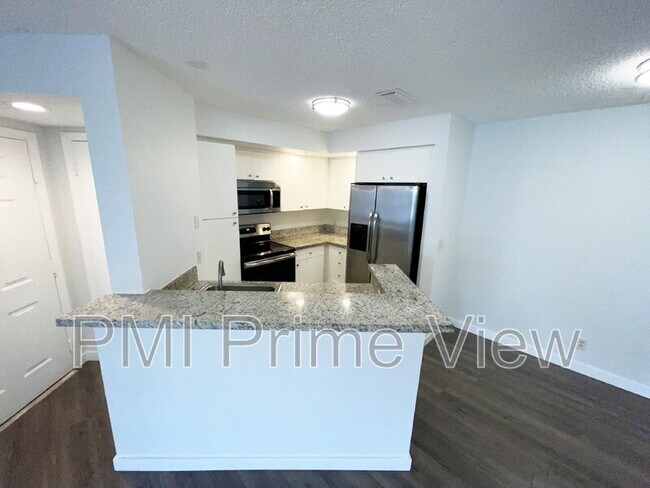 Building Photo - 3410 Pinewalk Dr N