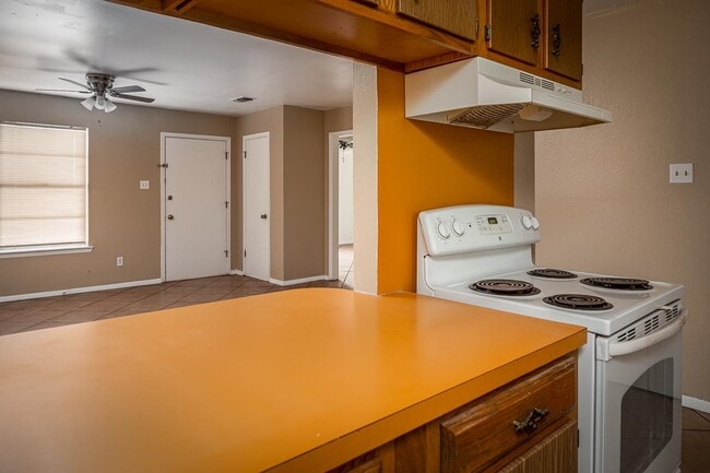 Building Photo - 100 Shannon Cir