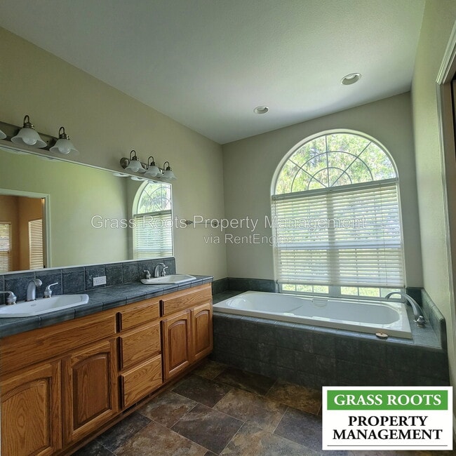 Building Photo - 14627 Echo Ridge Dr