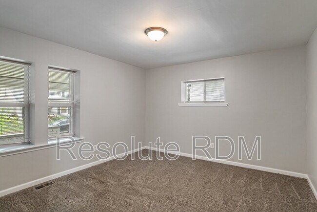 Building Photo - 801 N Dearborn St