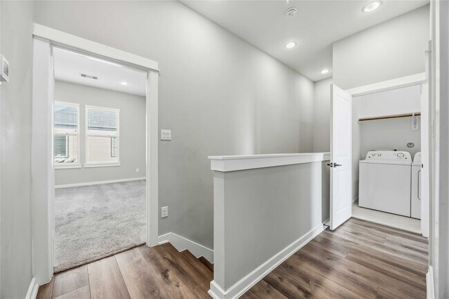 Building Photo - 6713 Parker Grv Ln