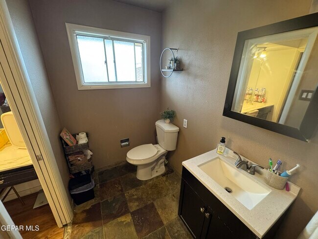 Building Photo - 6417 Pino Real Dr