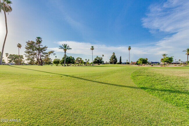 Building Photo - 10612 W Oakmont Dr