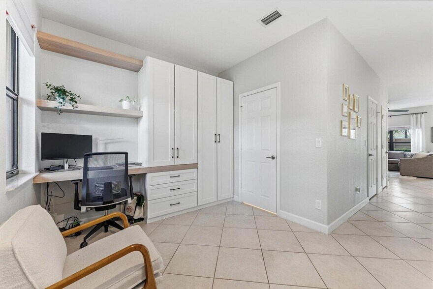 Building Photo - 4660 Silver Saw Ln