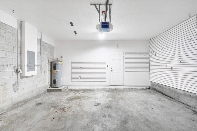 Building Photo - 3041 SW 88th Ave