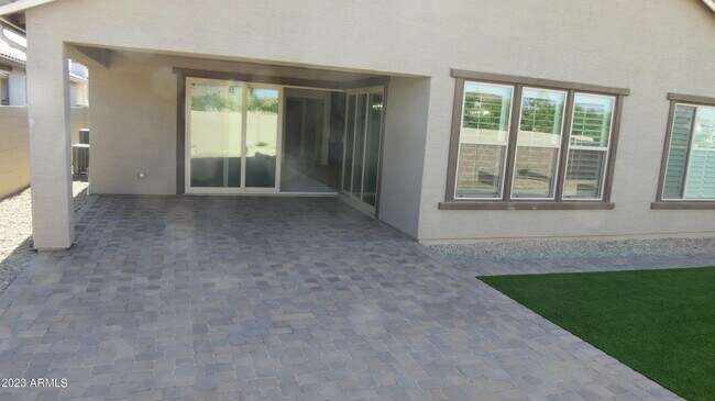 Building Photo - 5862 N 86th Dr