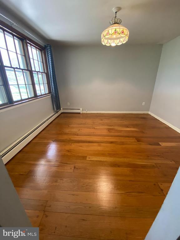 Building Photo - 1002 Windsor Ave