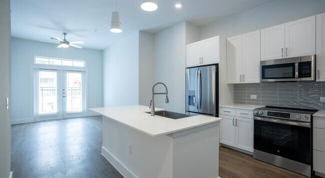 Building Photo - 11211 Nexus Ave.