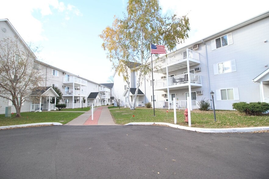 Interior Photo - Lake Pointe Apartments