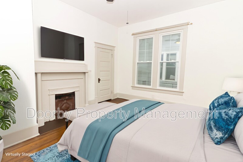 Building Photo - 2304 Chamberlain Ave.