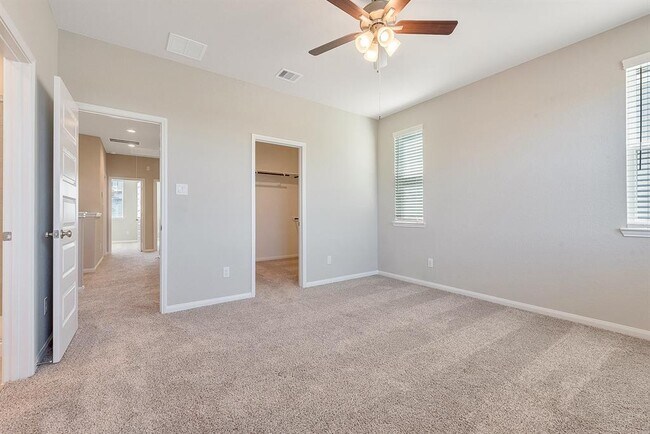 Building Photo - 9814 Magnolia Village Ln
