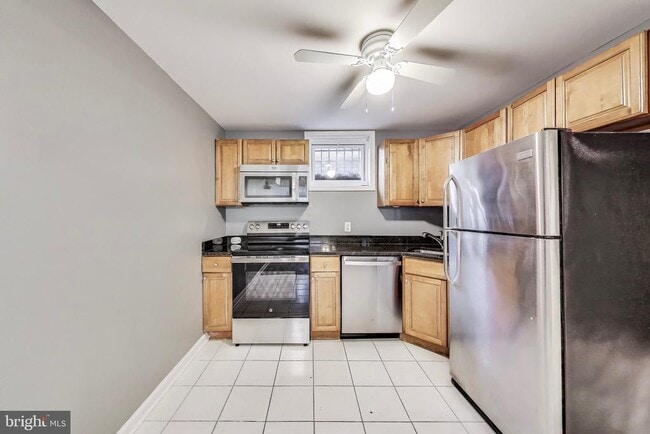Building Photo - 1316 Van Buren St NW