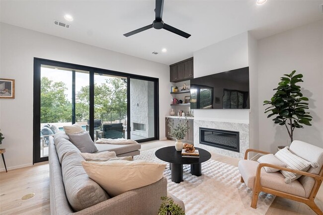 Building Photo - 2212 Trailside Dr