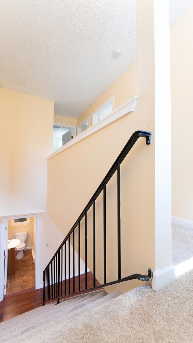Building Photo - 2 bedroom in Mountlake Terrace WA 98043