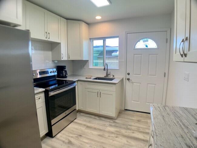 Building Photo - 451 Lanae Way