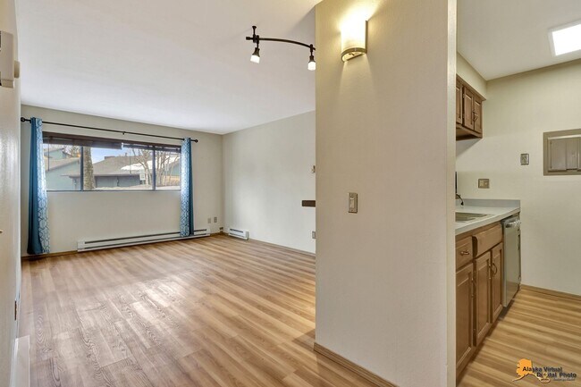 Building Photo - 2201 Romig Pl