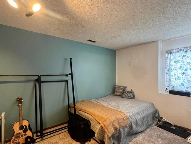 Building Photo - 520 Lake Summit Ct