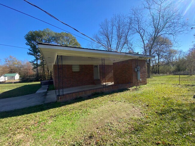 Building Photo - MOVE IN READY! MOVE IN SPECIAL AVAILABLE!!...