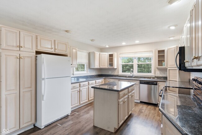 Building Photo - 1041 US-421