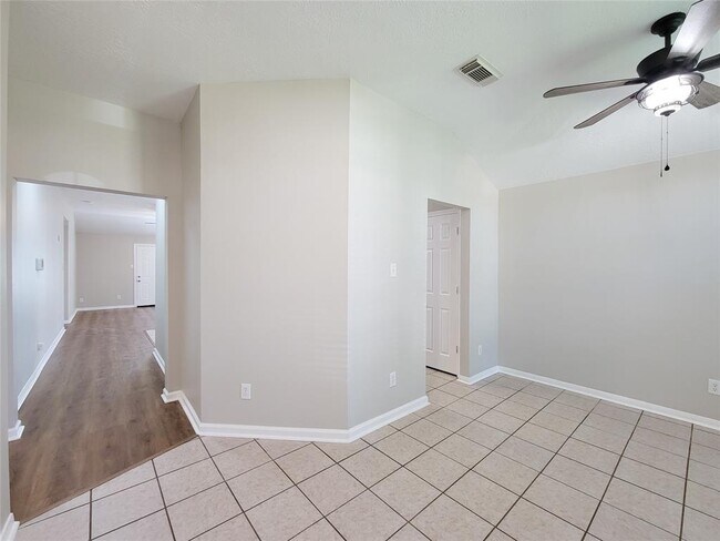 Building Photo - 4226 Daisy Meadow Dr