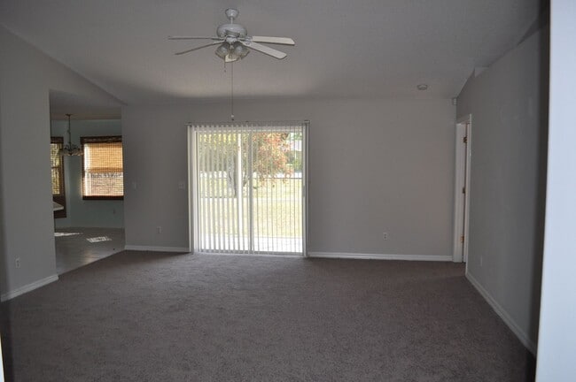 Building Photo - Pine Lakes 3bdrm home on a cul-de-sac!