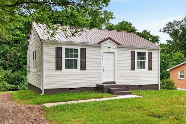 Building Photo - 1316 Sunnyview Dr