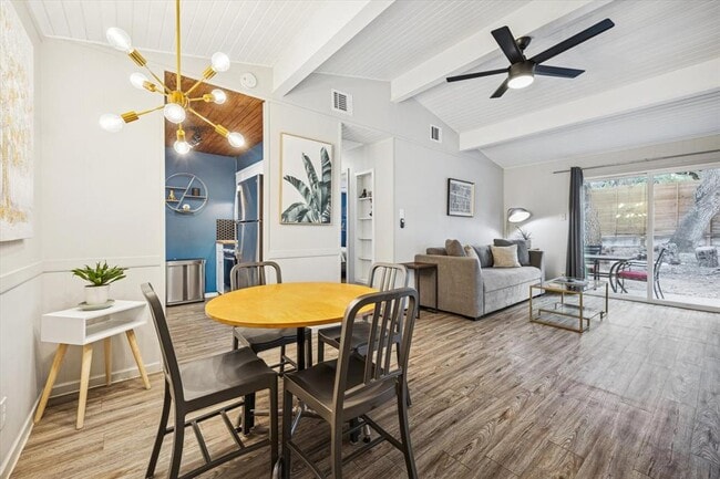 Building Photo - 211 Lessin Ln