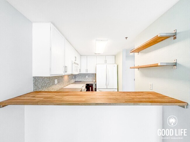 Building Photo - Beautiful Studio in North Park with Walk-In Closet, Private Balcony & In-Unit Laundry