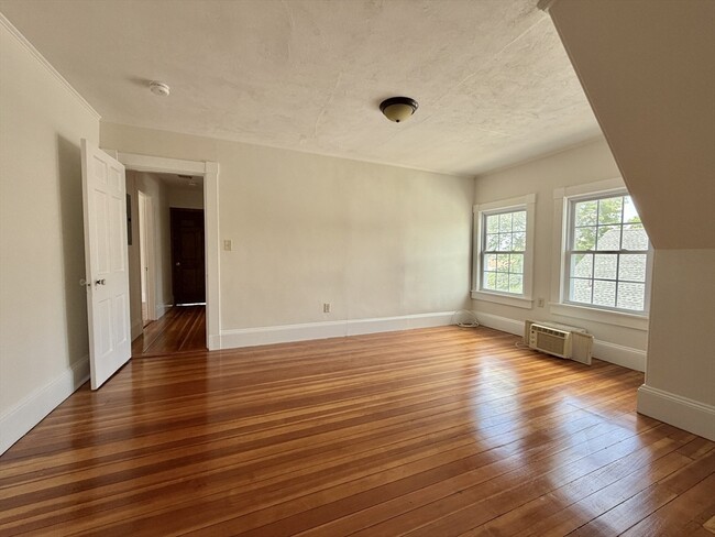 Building Photo - 21 Bentley St