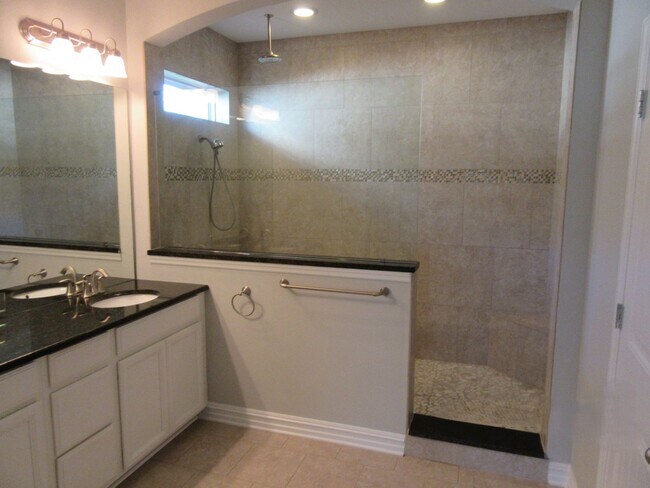 Building Photo - 315 Johnson Bayou Dr