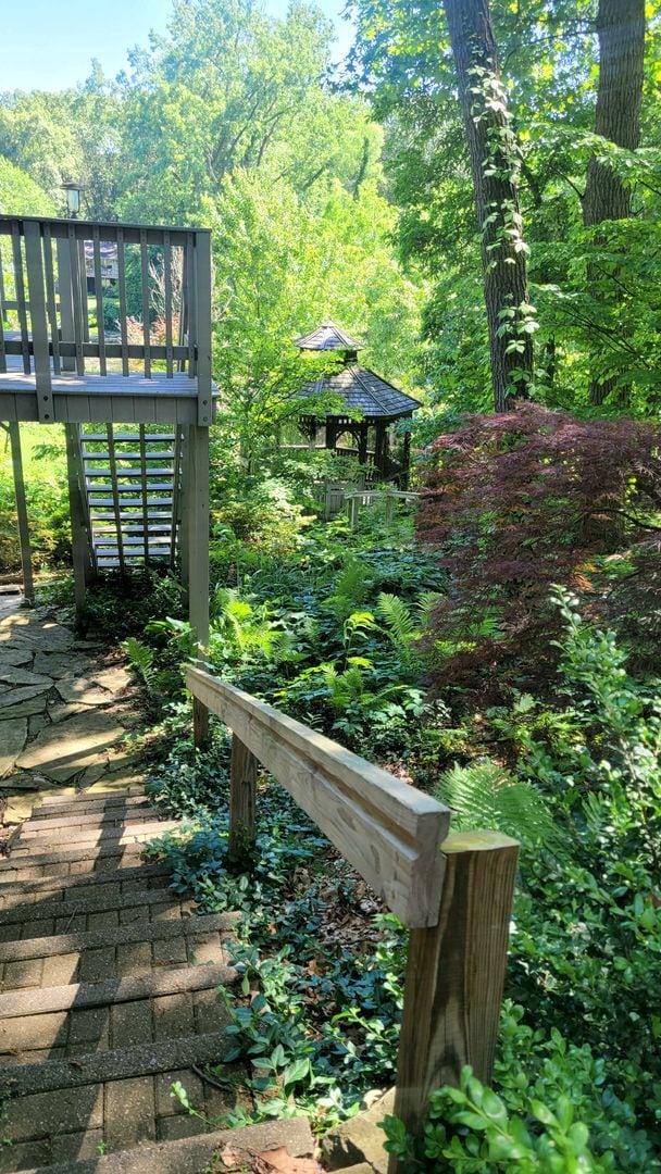 Building Photo - Five Bedroom Home on Portage Creek