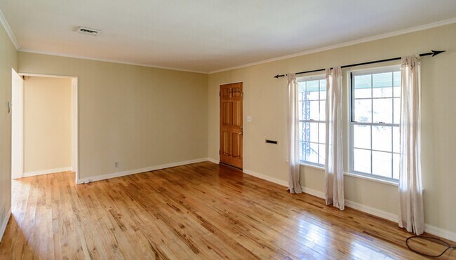 Building Photo - ***VERY NICE 3/2*S.HIGHLANDS*