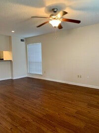 Building Photo - 1 bedroom on LSU bus route