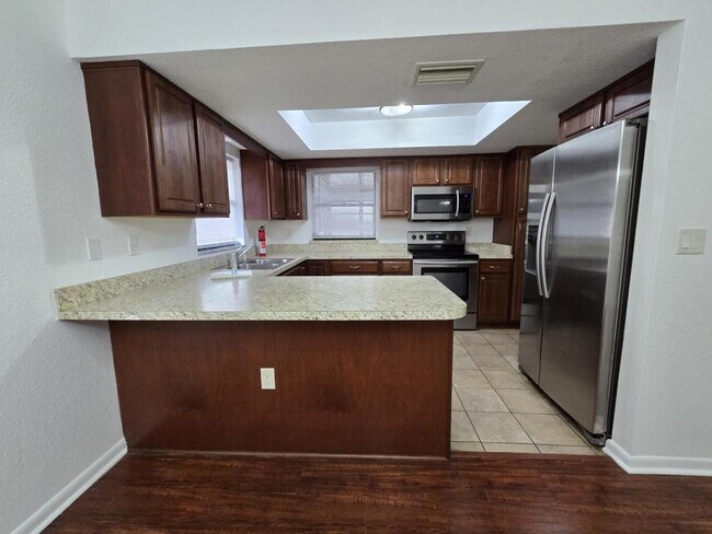 Building Photo - 1420 Mariner Blvd