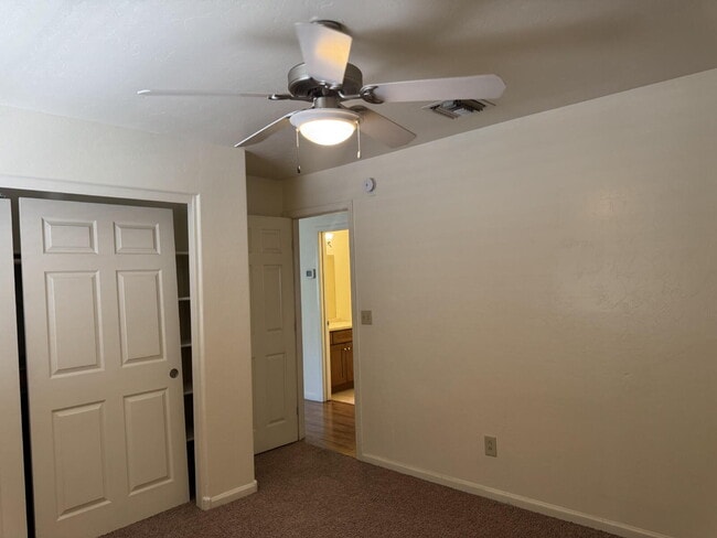 Building Photo - 4 bedroom 2 bath with W/D $1000 off September rent!!