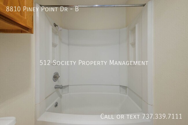 Building Photo - 8810 Piney Point Dr