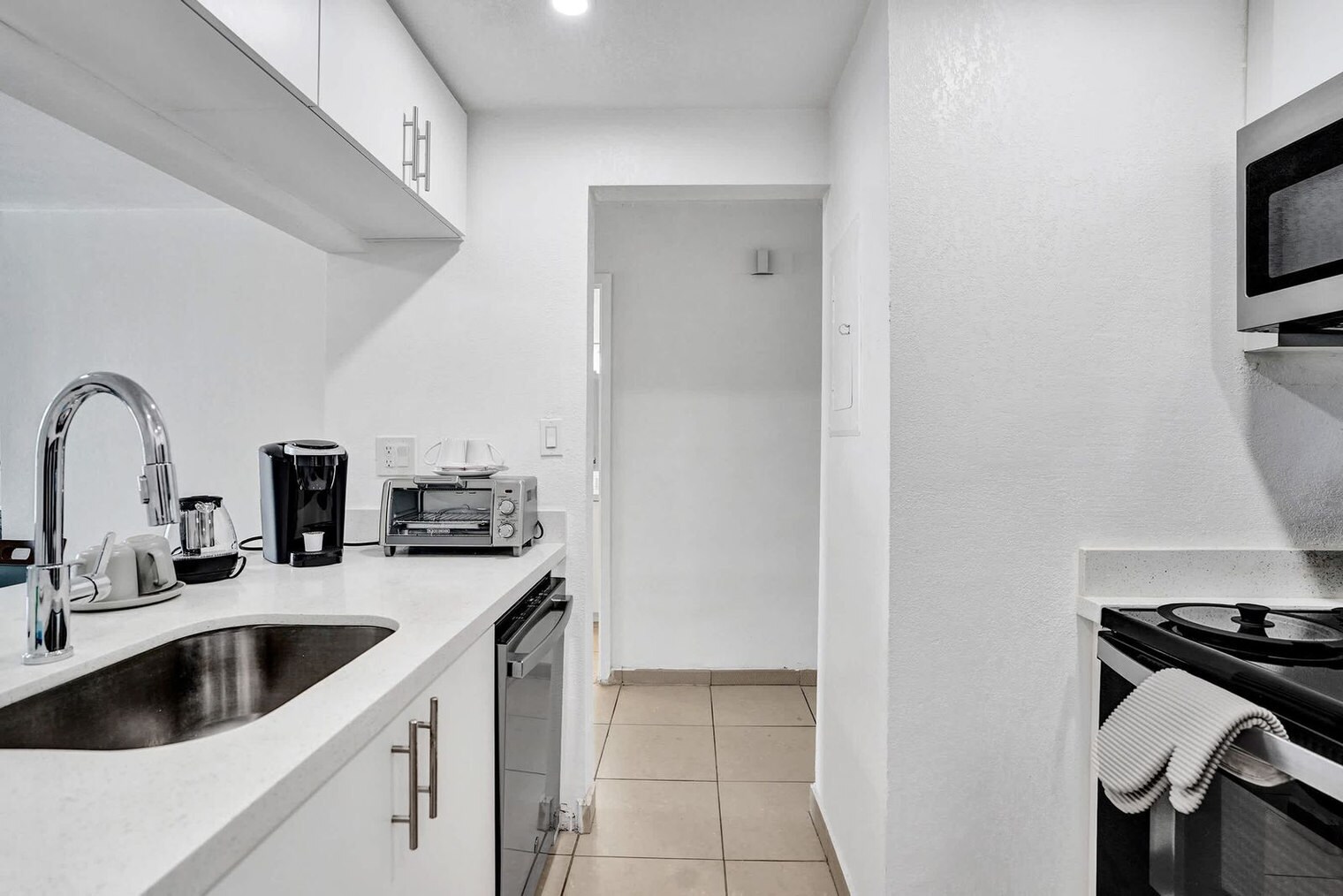 Building Photo - 777 NW 155th Ln