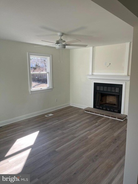 Building Photo - 115 Carrie Ln