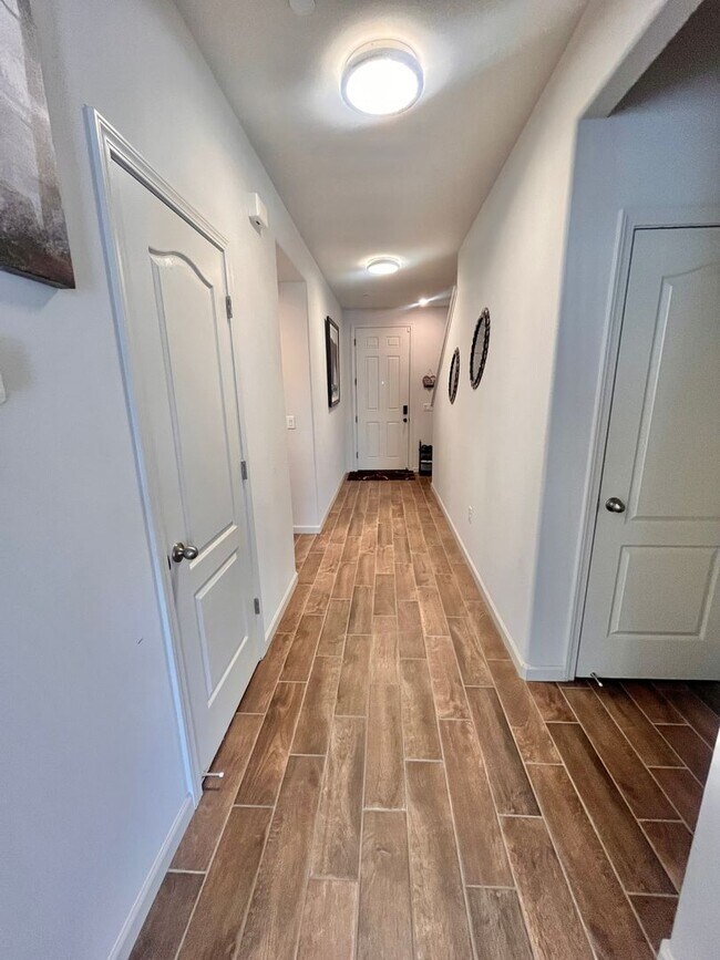 Building Photo - Reduced!! Stunning 5-bedroom, 3-bathroom residence with Solar!