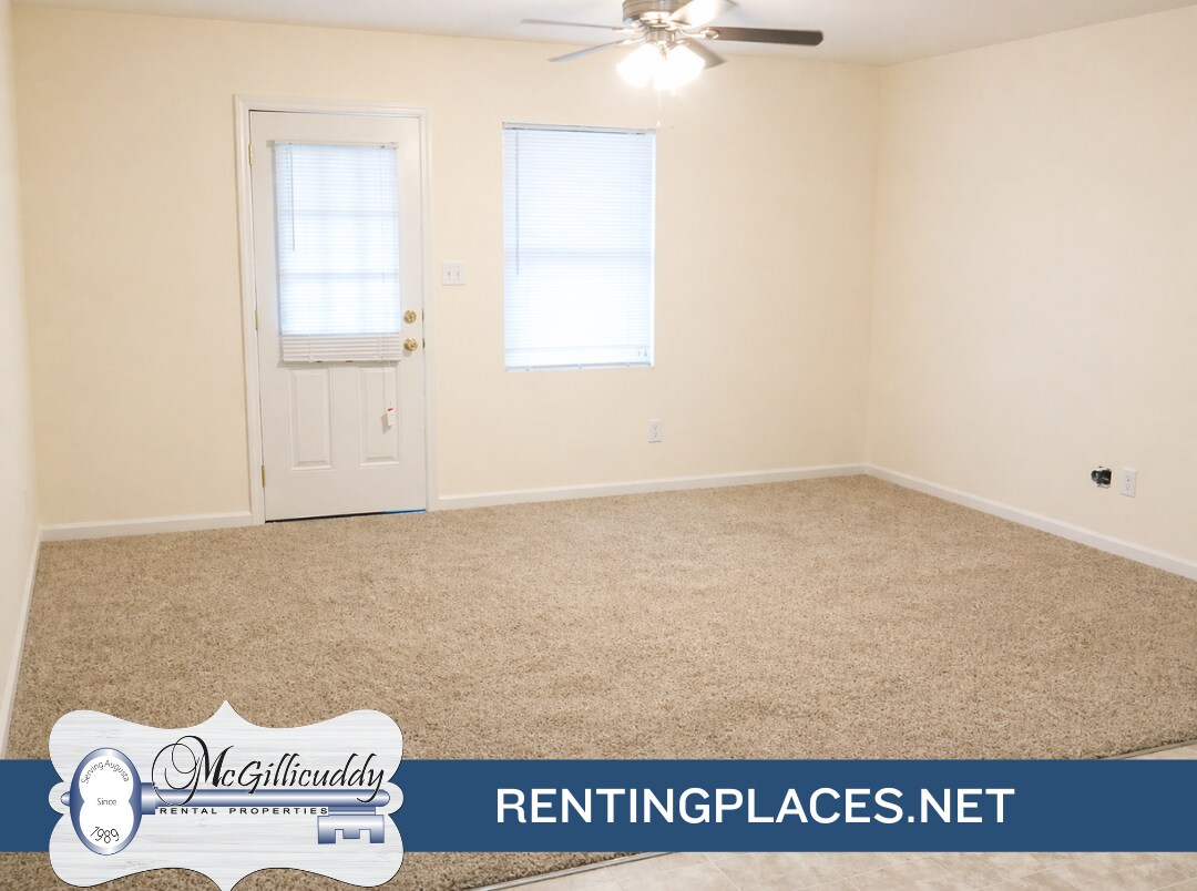 Building Photo - 1246 Holden Dr