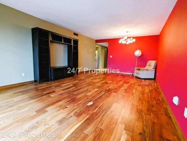 Primary Photo - 2 br, 2 bath House - 4926 S. Corbett Ave. ...