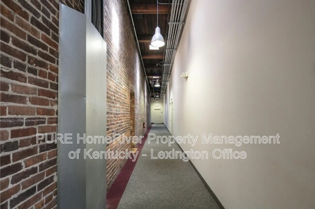 Building Photo - 222 Bolivar St